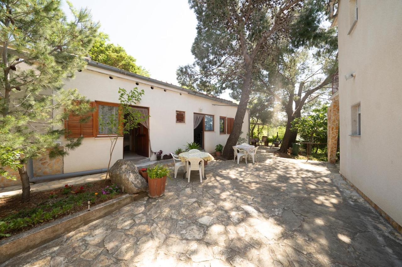 Studio Apartman Ema Gornji Karin Exterior foto
